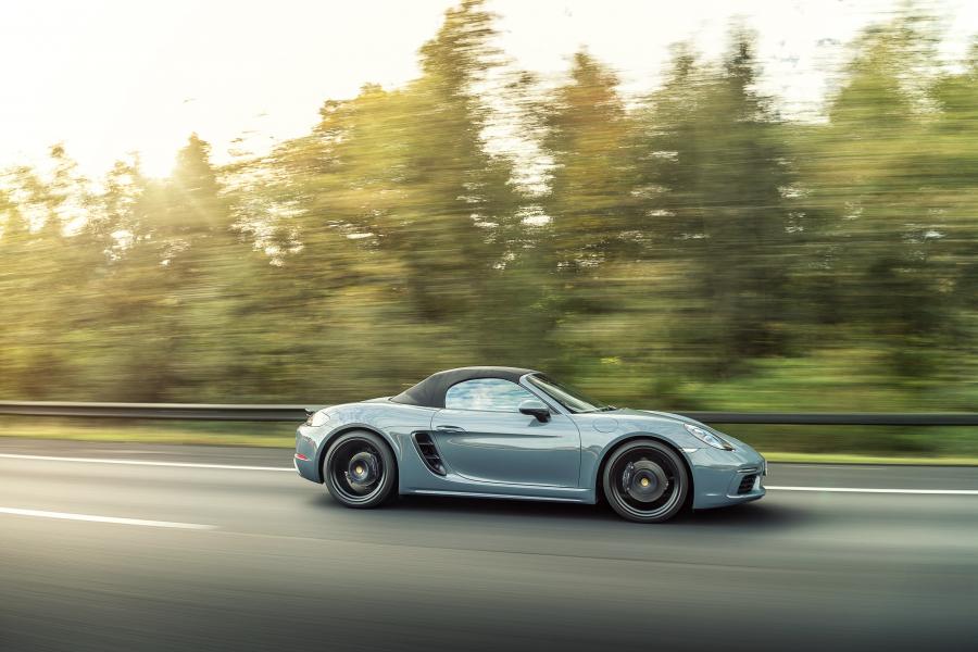  Porsche 718 Boxster 2016 года  (UK) (фото 2 из 30)